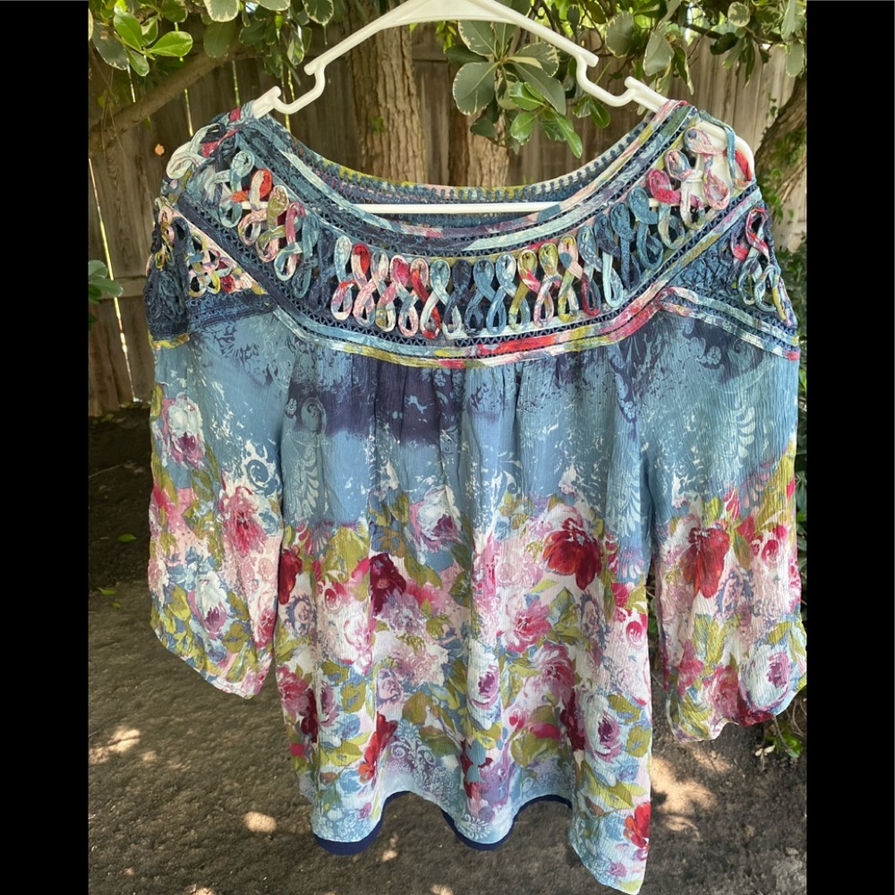 Sundance lightweight silk multi colored blouse size lrg